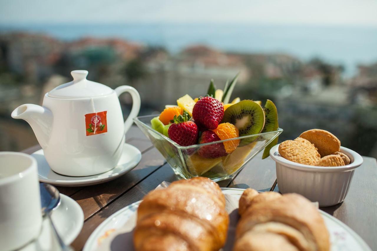 Hotel Ariston & Apartments Varazze Kültér fotó