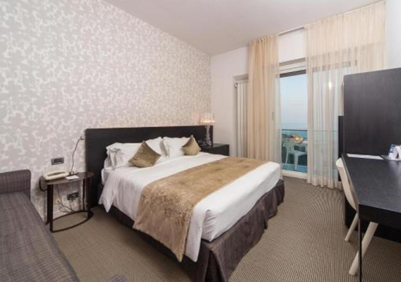 Hotel Ariston & Apartments Varazze Kültér fotó